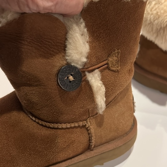 UGG Bailey Button Brown Short Sheepskin Boots - Picture 7 of 15